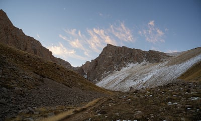 Quels dangers réels menacent les randonneurs en montagne aujourd’hui ?