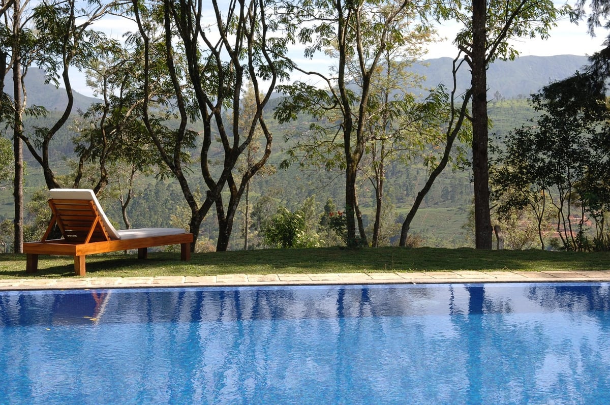 Séjour détente : pourquoi choisir un hôtel avec piscine pour vos vacances en 2025 ?