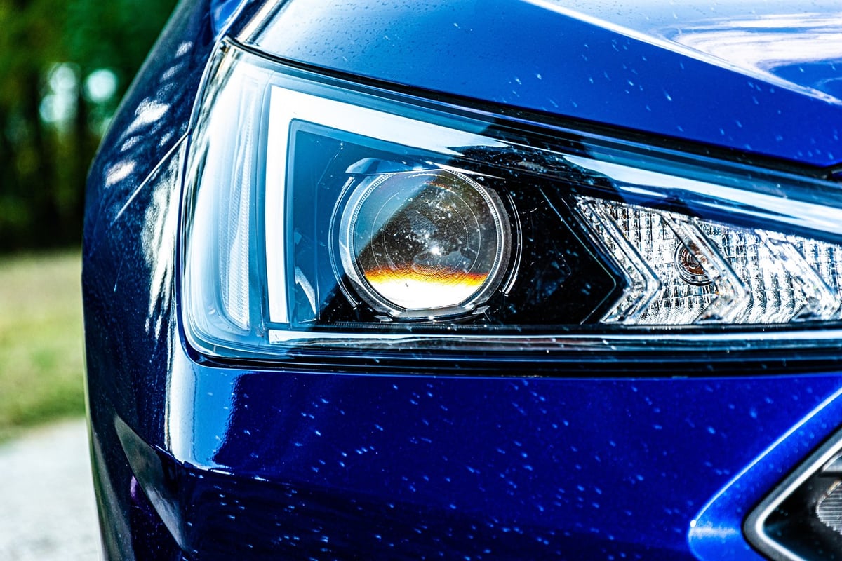 Louer une voiture à l’étranger en 2025 : démarches, conseils et pièges à éviter